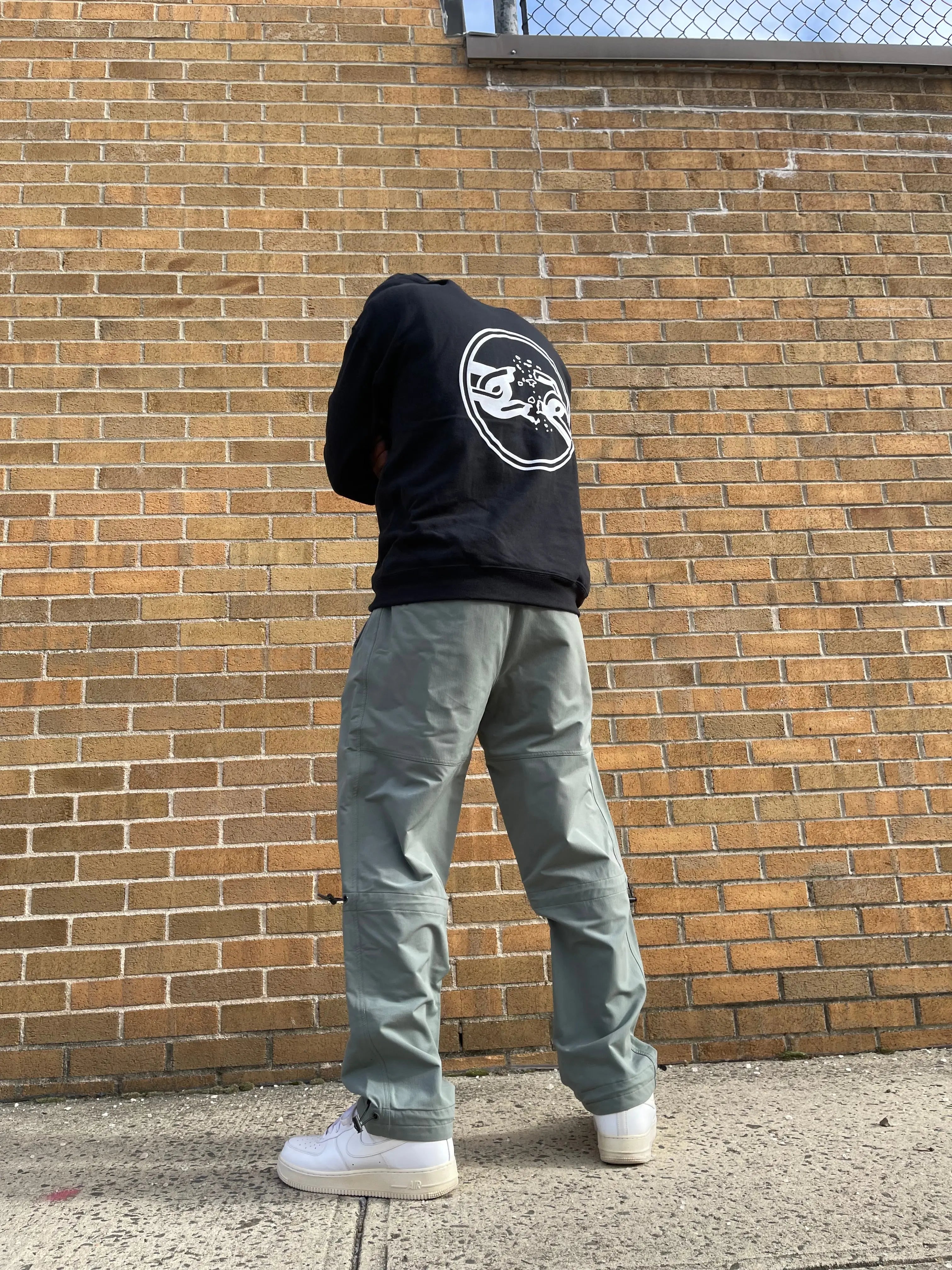 5'8" model wearing size Medium Better Pants V4